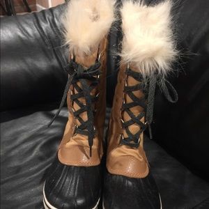 Sorel womens joan of arc waterproof boots. sz 6